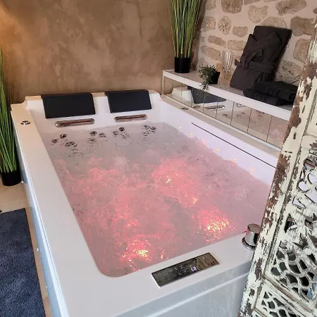 Villa Chaleureux Avec Jacuzzi Et Terrasse Privée *