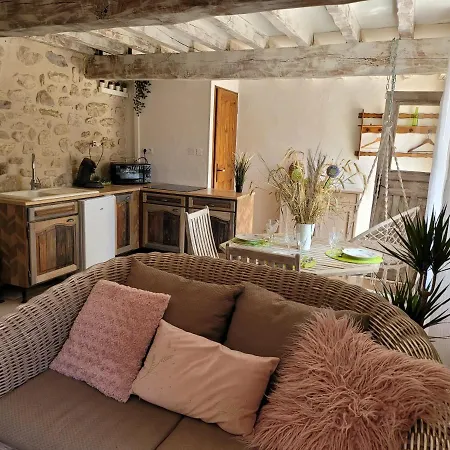 Chaleureux Avec Jacuzzi Et Terrasse Privée *