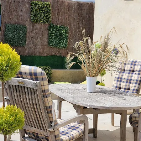 Chaleureux Avec Jacuzzi Et Terrasse Privée Villa *